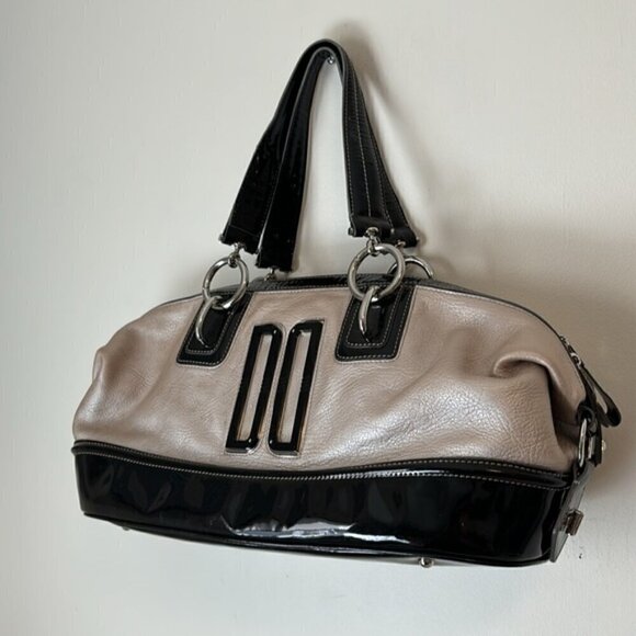 DAK’s of London silver/cream leather black patent leather shoulder bag - Picture 13 of 13